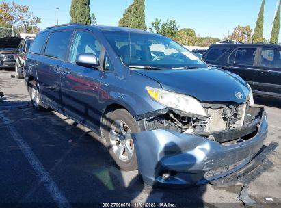 TOYOTA SIENNA