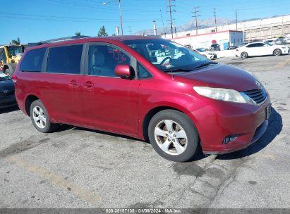 TOYOTA SIENNA