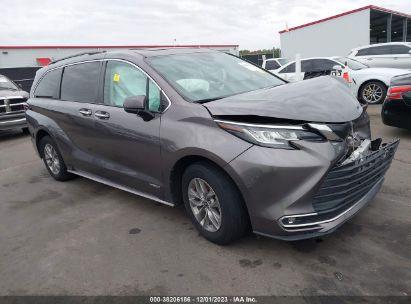 TOYOTA SIENNA