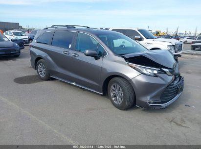 TOYOTA SIENNA