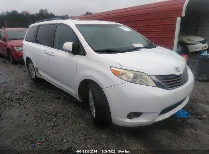 TOYOTA SIENNA