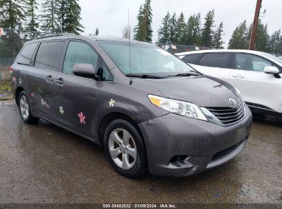 TOYOTA SIENNA