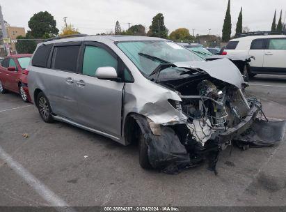 TOYOTA SIENNA