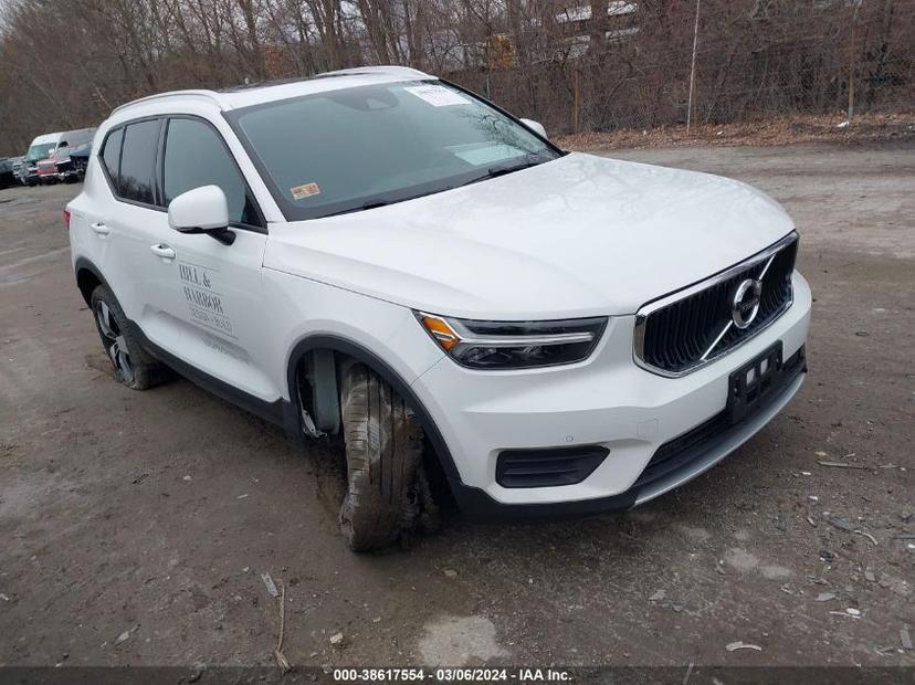 VOLVO XC40