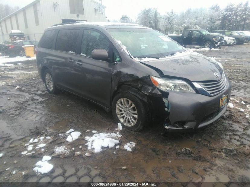 TOYOTA SIENNA