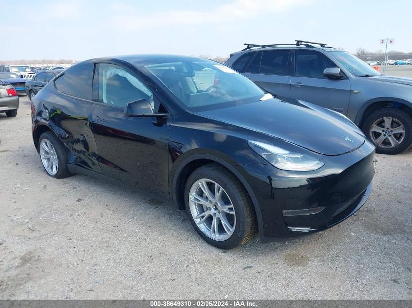 TESLA MODEL Y