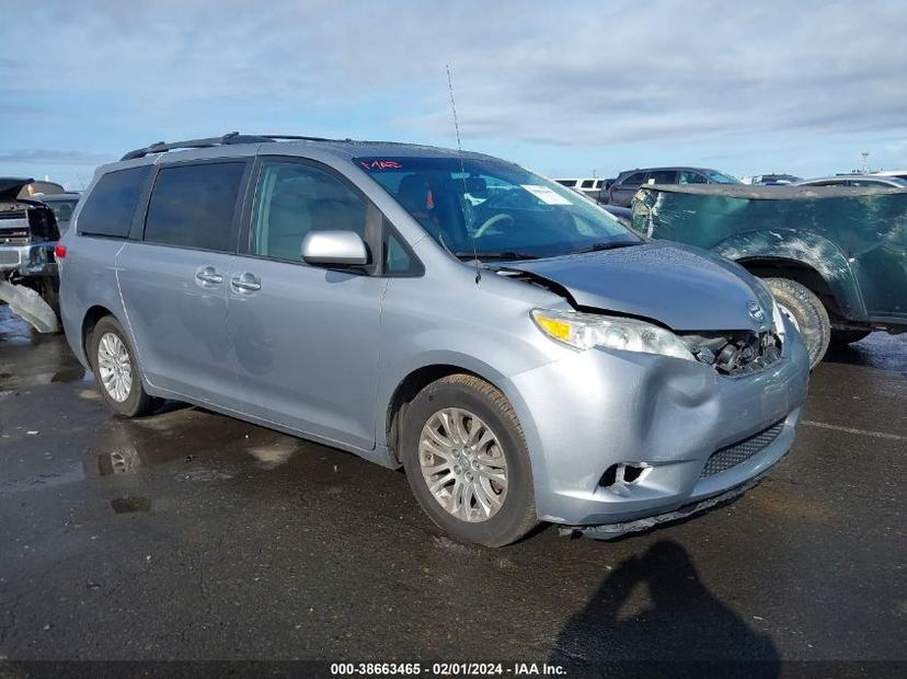 TOYOTA SIENNA