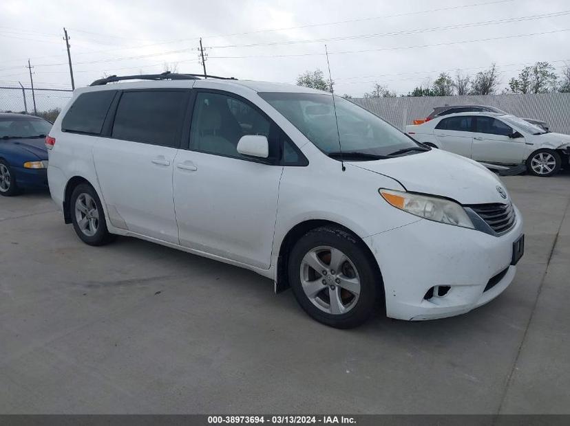 TOYOTA SIENNA