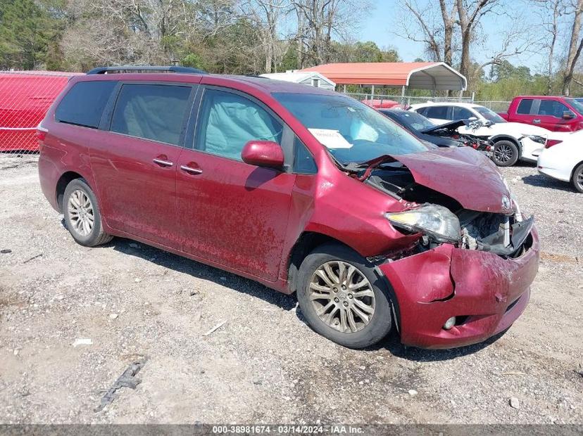 TOYOTA SIENNA