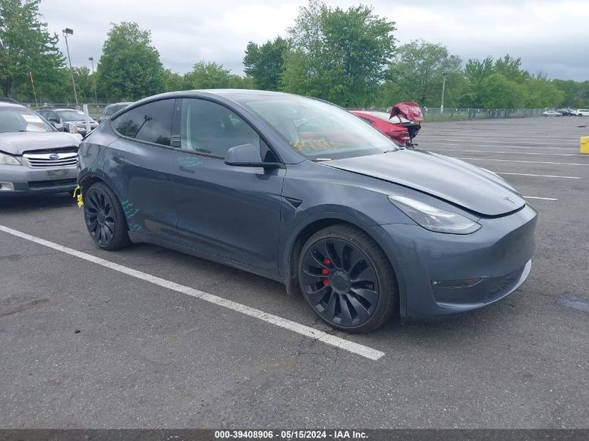 TESLA MODEL Y