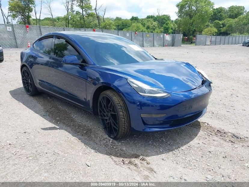 TESLA MODEL 3