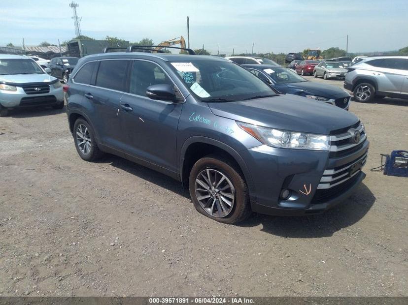 TOYOTA HIGHLANDER