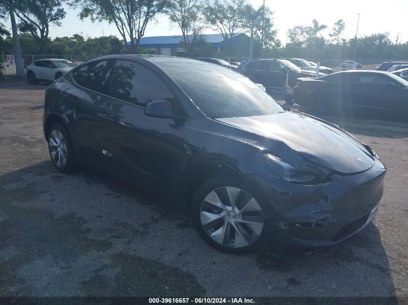 TESLA MODEL Y