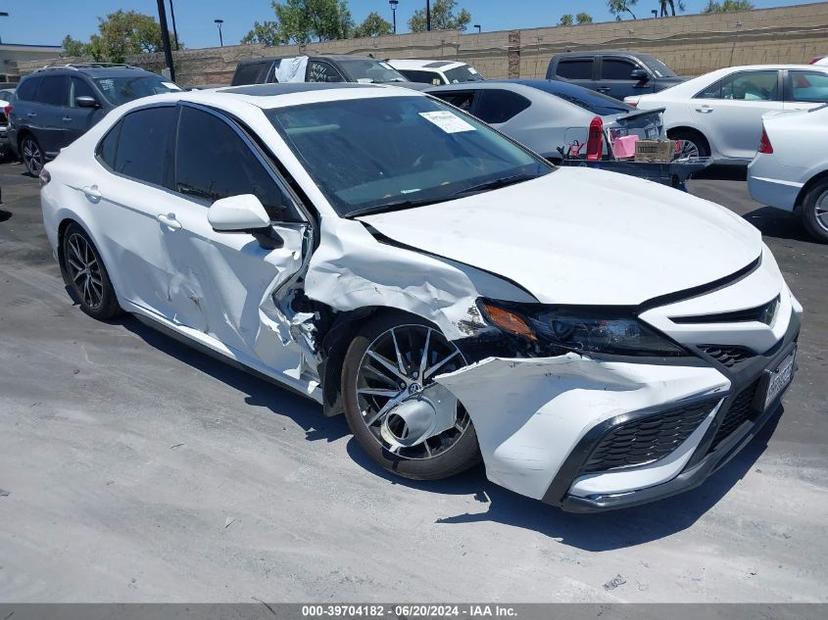 TOYOTA CAMRY