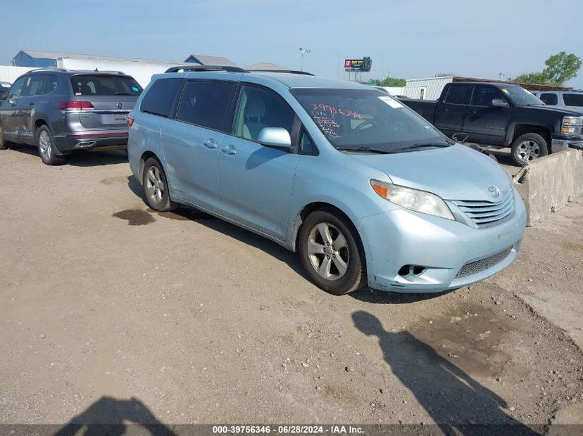 TOYOTA SIENNA