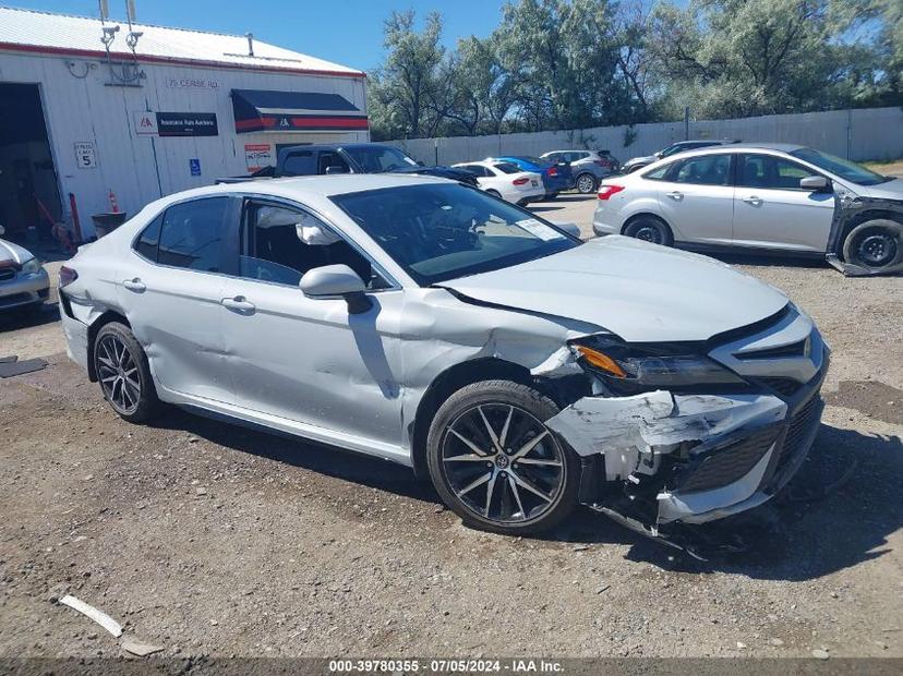 TOYOTA CAMRY