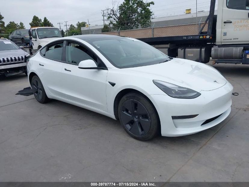 TESLA MODEL 3