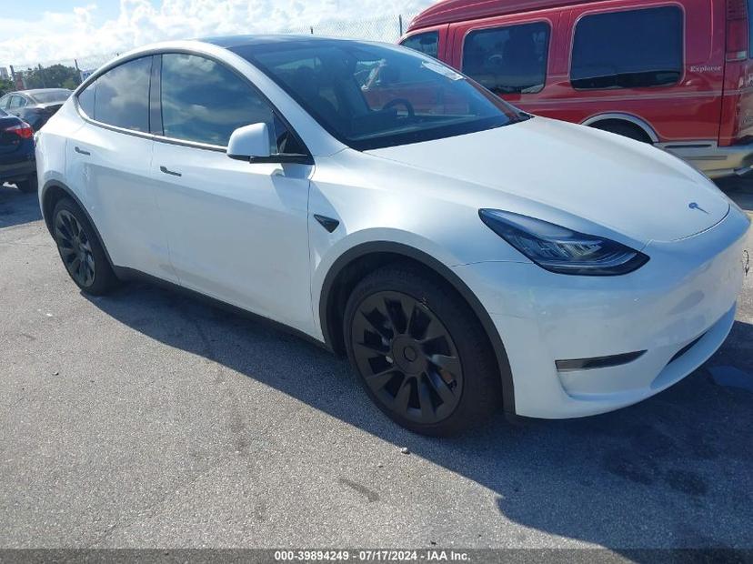 TESLA MODEL Y