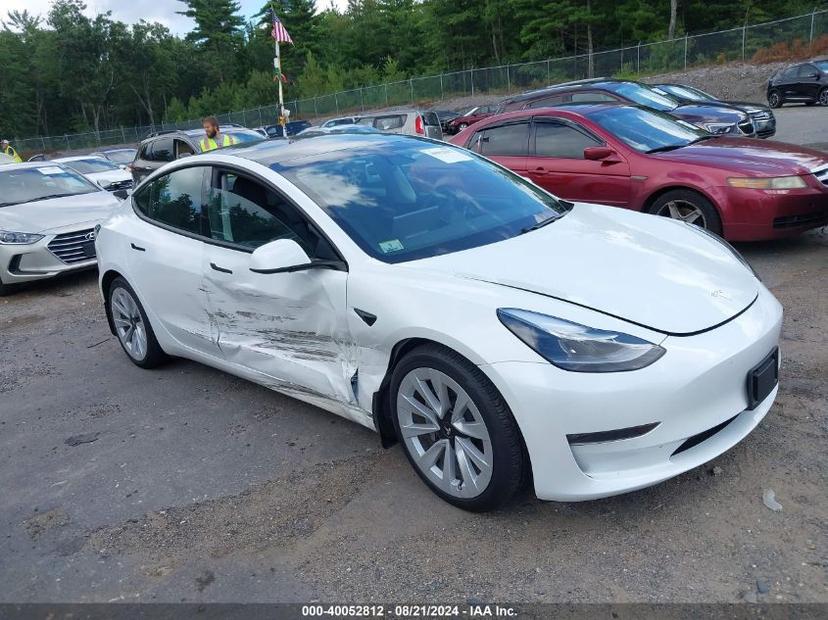 TESLA MODEL 3