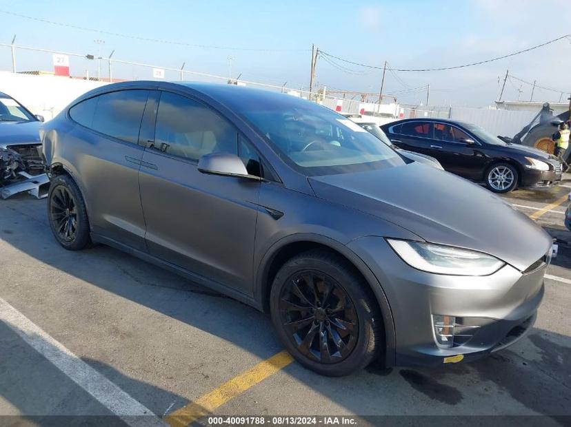 TESLA MODEL X