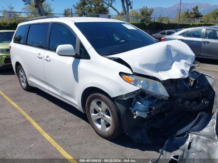 TOYOTA SIENNA