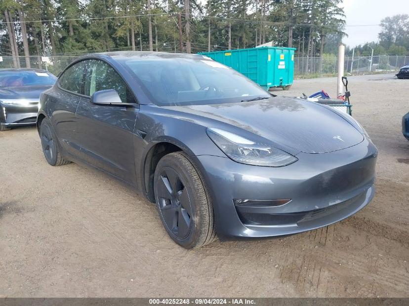 TESLA MODEL 3