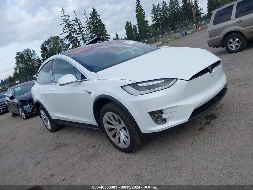 TESLA MODEL X